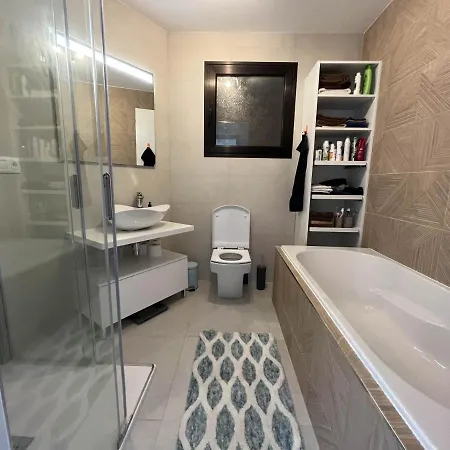 La Maravilla Villa *