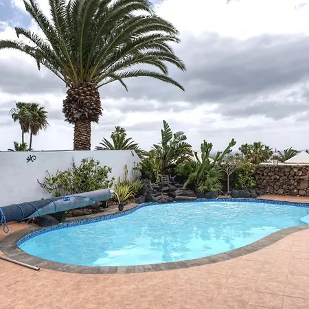 La Maravilla Villa *